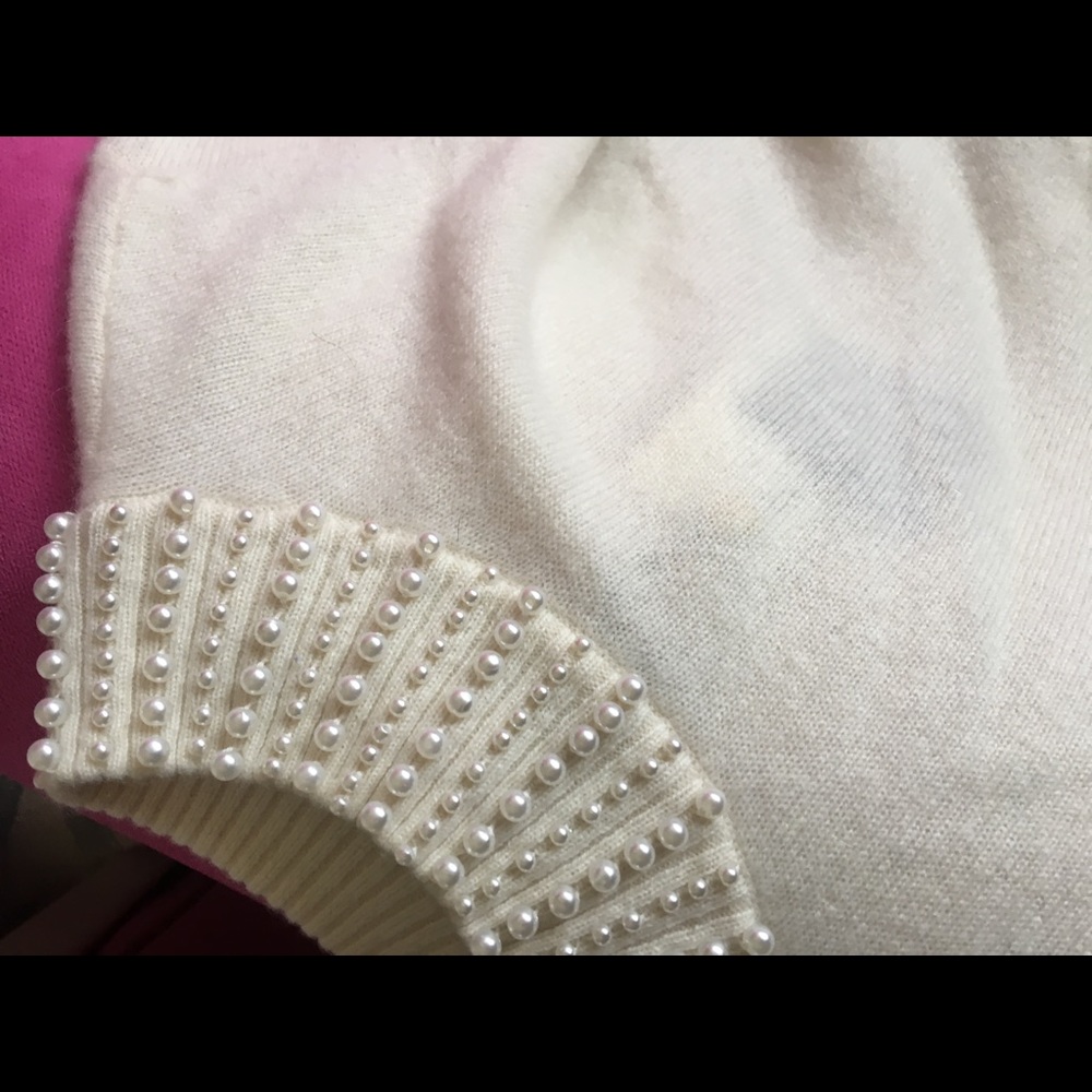 100% cashmere and pearl embellished sweater - Picture 1 of 5